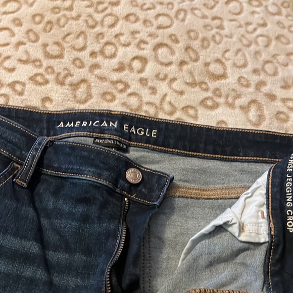 High Rise Crop - Picture 2 of 5